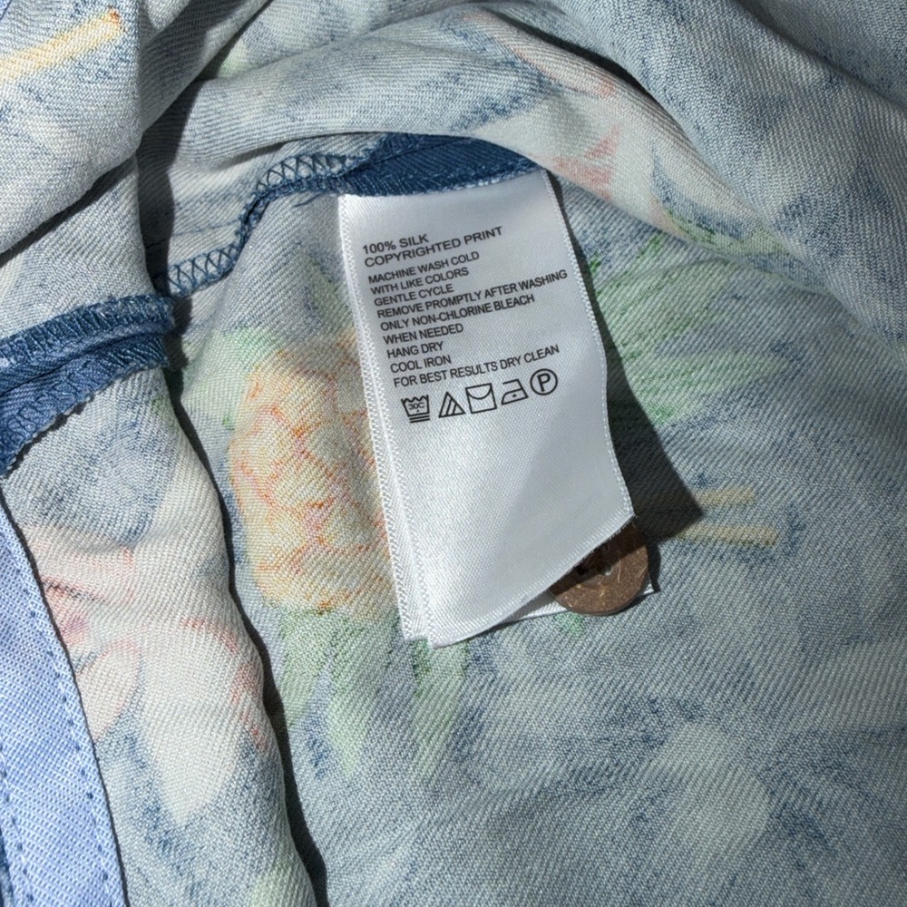 Tommy Bahama Tide One On Silk Camp
Shirt - Picture 8 of 8